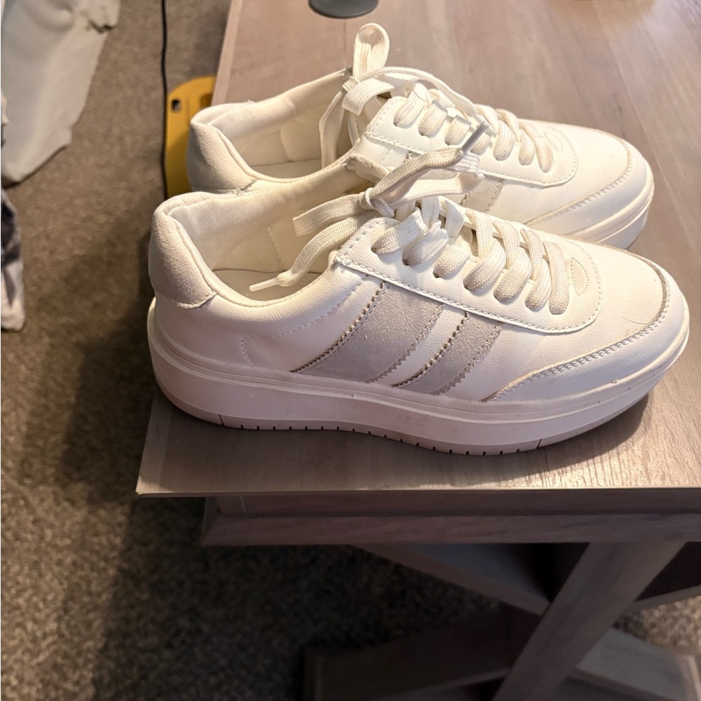 Madden Girl White Casual Sneakers